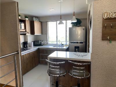 Apartamento en venta en El Poblado, Medellín · foto 2 de 18