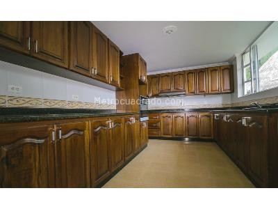 Casa de 5 alcobas en venta en Envigado, Medellín, 350 m² · foto 14 de 18