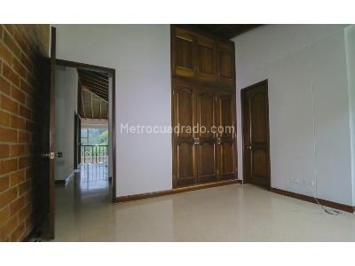 Casa de 5 alcobas en venta en Envigado, Medellín, 350 m² · foto 16 de 18