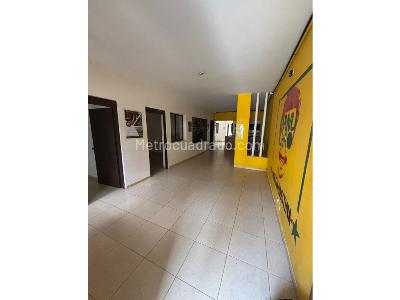Casa de 5 alcobas en venta en Manila, Medellín, 280 m² · foto 4 de 17