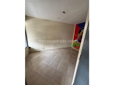 Casa de 5 alcobas en arriendo en Manila, Medellín, 280 m² · foto 12 de 17