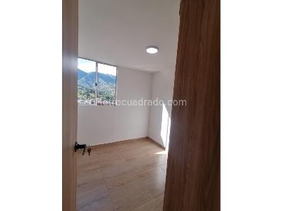 Apartamento de 2 alcobas en venta en El Trapiche, Bello, 55 m² · foto 6 de 11