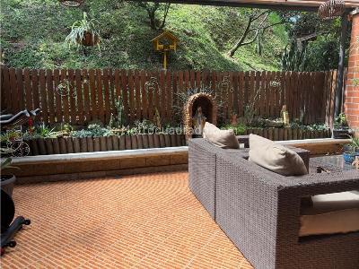 Casa de 3 alcobas en venta en Cumbres, Envigado, 146 m² · foto 2 de 20