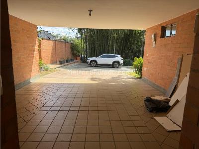 Casa de 3 alcobas en venta en La Calleja, Envigado, 250 m² · foto 6 de 20
