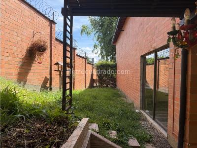 Casa de 3 alcobas en venta en La Calleja, Envigado, 250 m² · foto 8 de 20