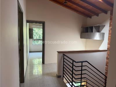Casa de 3 alcobas en venta en La Calleja, Envigado, 250 m² · foto 13 de 20
