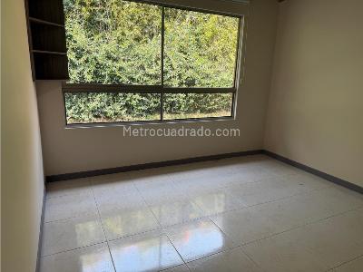 Casa de 3 alcobas en venta en La Calleja, Envigado, 250 m² · foto 15 de 20