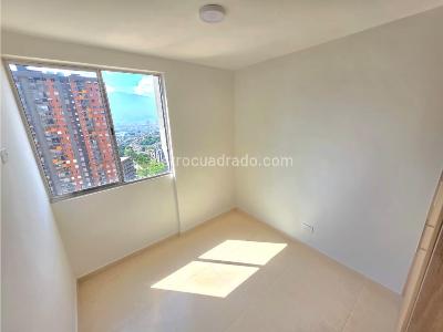 Apartamento de 3 alcobas en venta en Los Gomez, Itagüí, 56 m² · foto 11 de 13