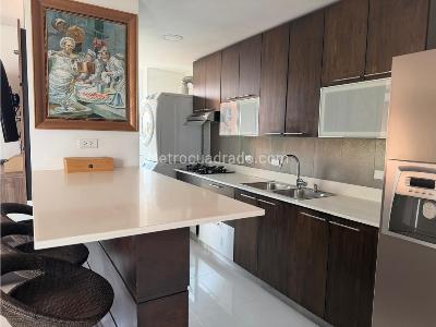 Apartamento de 2 alcobas en venta en Castropol, Medellín, 94 m² · foto 2 de 20