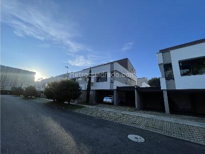 Casa de 4 alcobas en venta en Barro Blanco, Rionegro, 217 m² · foto 3 de 20