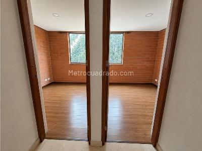 Apartamento de 3 alcobas en venta en Suramerica, Itagüí, 77 m² · foto 9 de 13