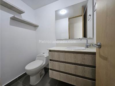 Apartamento de 3 alcobas en arriendo en Loma De Las Brujas, Envigado, 130 m² · foto 9 de 20