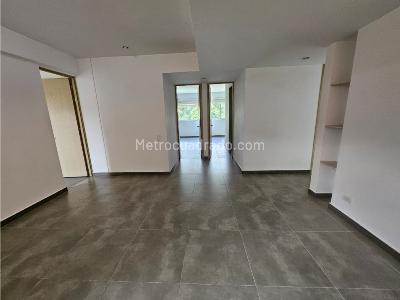 Apartamento de 3 alcobas en arriendo en Loma De Las Brujas, Envigado, 130 m² · foto 12 de 20