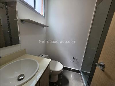Apartamento de 3 alcobas en arriendo en Loma De Las Brujas, Envigado, 130 m² · foto 15 de 20