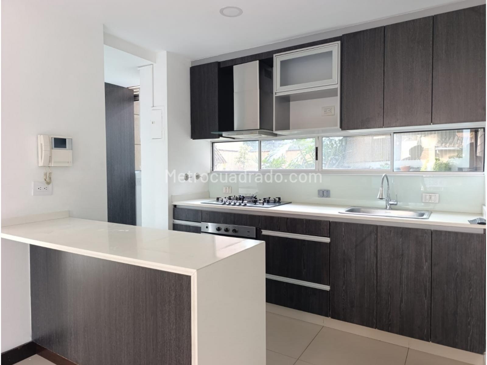 Apartamento de 3 habitaciones en venta en Laureles, Medellín — imagen 1 de 20