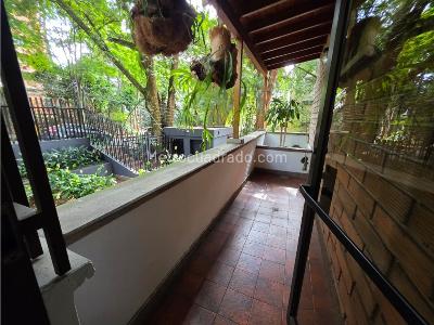 Apartamento de 4 alcobas en venta en El Poblado, Medellín, 261 m² · foto 12 de 17