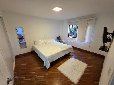 Apartamento de 4 alcobas en venta en El Poblado, Medellín, 261 m² · foto 13 de 17