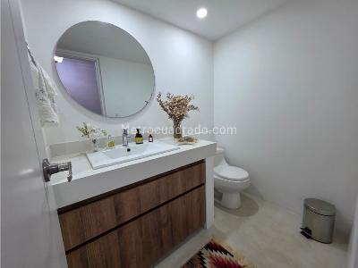 Apartamento de 4 alcobas en venta en El Poblado, Medellín, 261 m² · foto 16 de 17