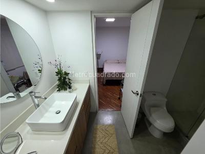 Apartamento de 4 alcobas en venta en El Poblado, Medellín, 261 m² · foto 17 de 17