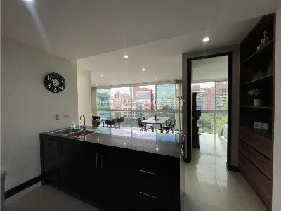 Apartamento de 2 alcobas en venta en El Poblado, Medellín, 73 m² · foto 14 de 20