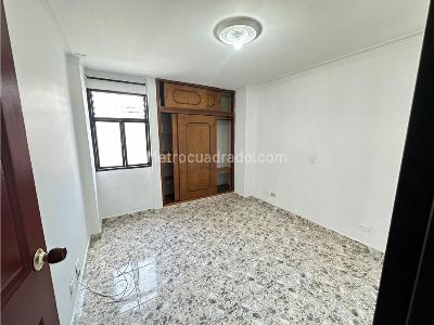 Apartamento de 4 alcobas en arriendo en Laureles, Medellín, 130 m² · foto 17 de 19