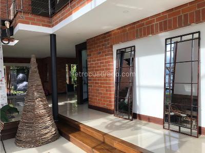 Casa de 4 alcobas en venta en Aves Maria, Sabaneta, 470 m² · foto 9 de 15