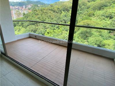Apartamento en venta en Loma De Los Bernal, Medellín · foto 2 de 14