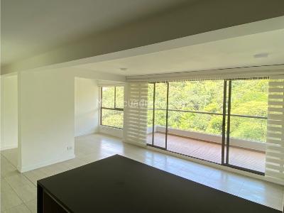 Apartamento en venta en Loma De Los Bernal, Medellín · foto 4 de 14
