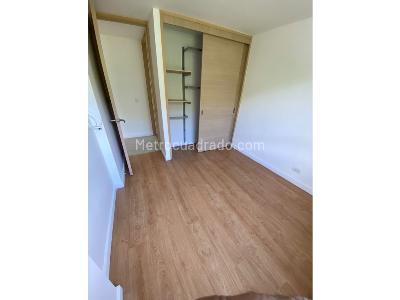 Apartamento en venta en Loma De Los Bernal, Medellín · foto 9 de 14