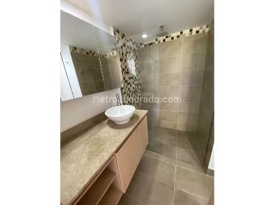 Apartamento en venta en Loma De Los Bernal, Medellín · foto 13 de 14