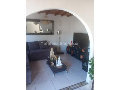 Apartamento de 2 alcobas en venta en Barrio Nuevo, Bello, 61 m² · foto 2 de 13