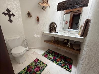Apartamento en venta en El Poblado, Medellín · foto 8 de 20