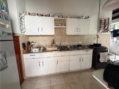 Apartamento en venta en La Aguacatala, Medellín · foto 2 de 11