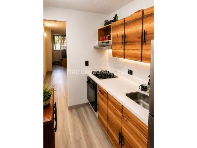 Apartamento de 2 alcobas en venta en La Castellana, Medellín, 69 m² · foto 6 de 14