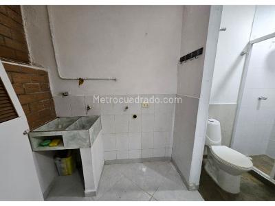 Apartaestudio en arriendo en Laureles, Medellín · foto 9 de 11