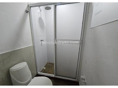 Apartaestudio en arriendo en Laureles, Medellín · foto 10 de 11