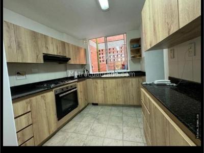 Casa de 3 alcobas en venta en Loma Del Chocho, Envigado, 335 m² · foto 10 de 15