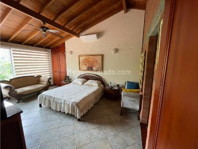 Casa de 3 alcobas en venta en Loma Del Chocho, Envigado, 335 m² · foto 8 de 15