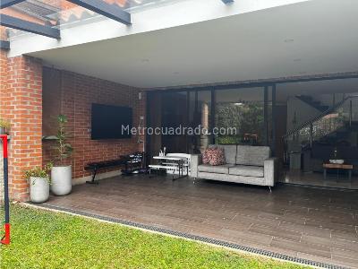 Casa de 3 alcobas en venta en La Calleja, Envigado, 202 m² · foto 10 de 20