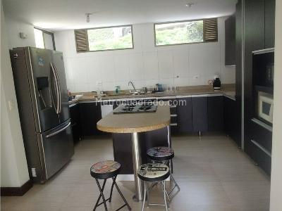 Casa de 5 alcobas en venta en El Poblado, Medellín, 450 m² · foto 5 de 20