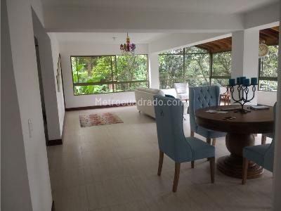 Casa de 5 alcobas en venta en El Poblado, Medellín, 450 m² · foto 8 de 20