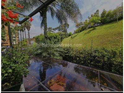 Casa de 3 alcobas en venta en El Tesoro, Medellín, 220 m² · foto 3 de 11