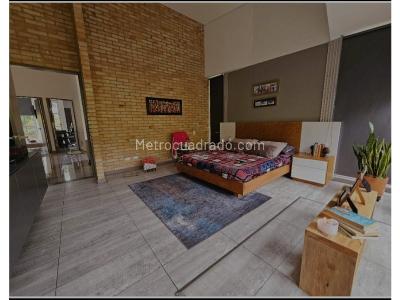 Casa de 3 alcobas en venta en El Tesoro, Medellín, 220 m² · foto 4 de 11