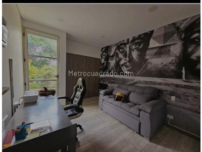 Casa de 3 alcobas en venta en El Tesoro, Medellín, 220 m² · foto 7 de 11