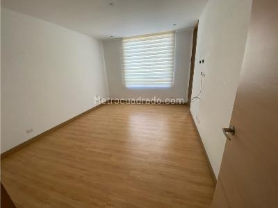Apartamento de 3 alcobas en venta en El Poblado, Medellín, 187 m² · foto 10 de 19