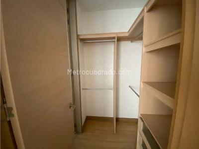 Apartamento de 3 alcobas en venta en El Poblado, Medellín, 187 m² · foto 13 de 19