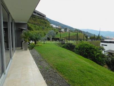 Casa de 5 alcobas en venta en Las Palmas, Medellín, 853 m² · foto 6 de 20