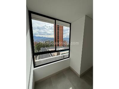 Apartaestudio en venta en El Poblado, Medellín, 67 m² · foto 11 de 13
