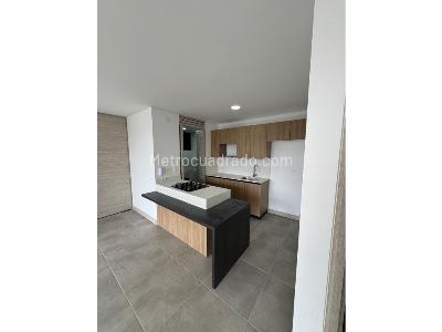 Apartaestudio en venta en El Poblado, Medellín, 67 m² · foto 2 de 13