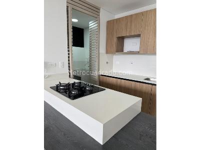 Apartaestudio en venta en El Poblado, Medellín, 67 m² · foto 3 de 13